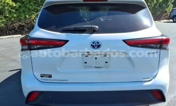 Buy Used Toyota Highlander White Car in Bridgetown in Barbados Buy Used Toyota Highlander White Car in Bridgetown in Barbados