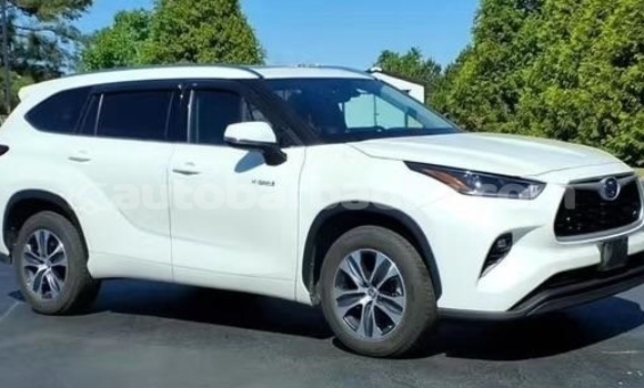 Buy Used Toyota Highlander White Car in Bridgetown in Barbados Buy Used Toyota Highlander White Car in Bridgetown in Barbados