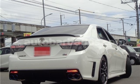 Buy Used Toyota Hilux White Car in Bridgetown in Barbados Buy Used Toyota Hilux White Car in Bridgetown in Barbados