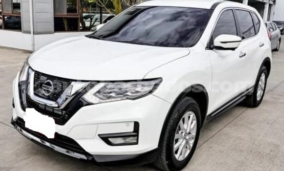 Buy Used Nissan X–Trail White Car in Bridgetown in Barbados