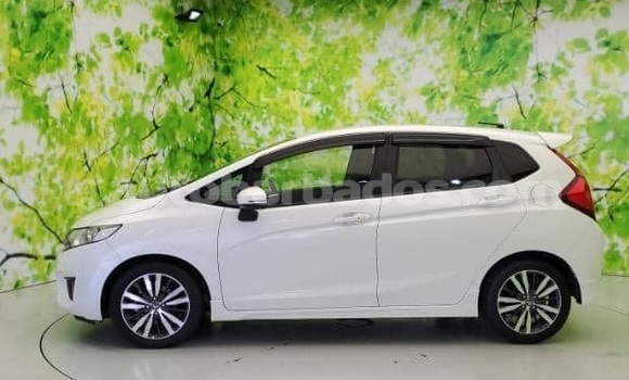 Buy Used Honda FIT White Car in Bridgetown in Barbados Buy Used Honda FIT White Car in Bridgetown in Barbados