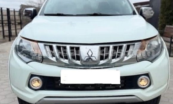Buy Used Mitsubishi L200 White Car in Bridgetown in Barbados