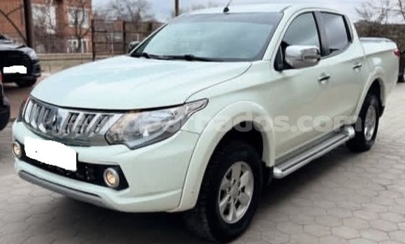 Buy Used Mitsubishi L200 White Car in Bridgetown in Barbados Buy Used Mitsubishi L200 White Car in Bridgetown in Barbados