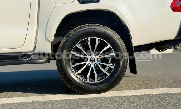 Buy Used Toyota Hilux White Car in Import - Dubai in Barbados Buy Used Toyota Hilux White Car in Import - Dubai in Barbados