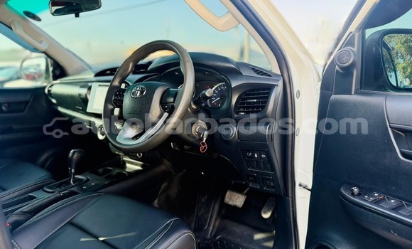 Buy Used Toyota Hilux White Car in Import - Dubai in Barbados Buy Used Toyota Hilux White Car in Import - Dubai in Barbados