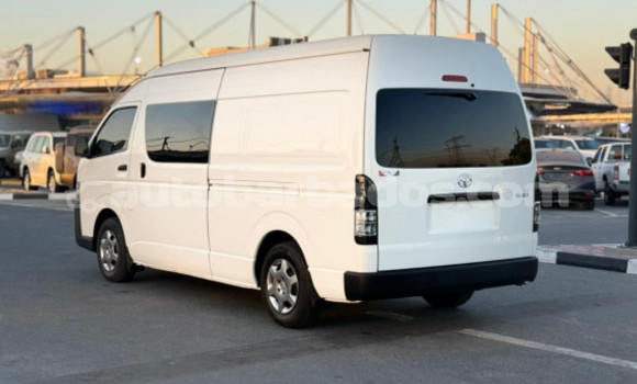 Buy Used Toyota Hiace White Car in Import - Dubai in Barbados Buy Used Toyota Hiace White Car in Import - Dubai in Barbados
