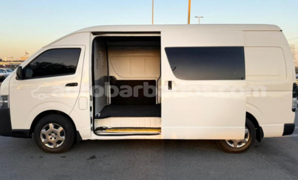 Buy Used Toyota Hiace White Car in Import - Dubai in Barbados Buy Used Toyota Hiace White Car in Import - Dubai in Barbados