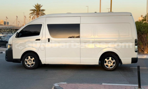 Buy Used Toyota Hiace White Car in Import - Dubai in Barbados Buy Used Toyota Hiace White Car in Import - Dubai in Barbados
