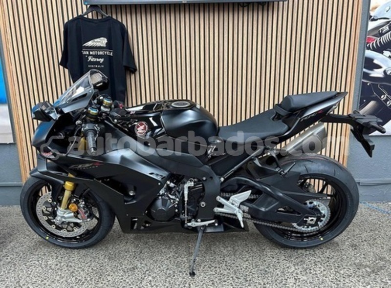 Big with watermark yamaha tmax barbados greenland 4963