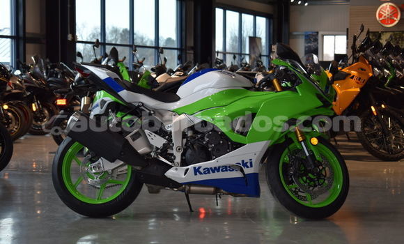 Buy New Yamaha TMAX Black Bike in Greenland in Barbados Buy New Yamaha TMAX Black Bike in Greenland in Barbados