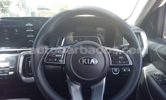 Buy Used Kia Soul White Car in Bridgetown in Barbados Buy Used Kia Soul White Car in Bridgetown in Barbados