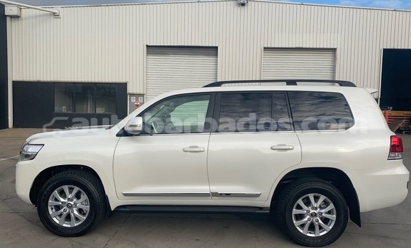Buy Used Toyota Land Cruiser White Car in Bridgetown in Barbados Buy Used Toyota Land Cruiser White Car in Bridgetown in Barbados