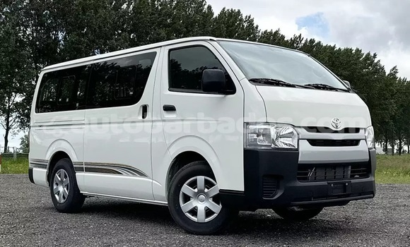 Buy Used Toyota Hiace White Car in Import - Dubai in Barbados