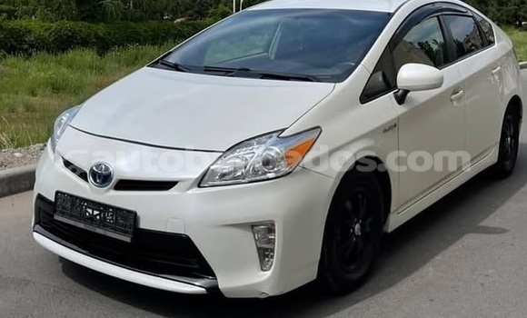 Buy Used Toyota Prius White Car in Bridgetown in Barbados Buy Used Toyota Prius White Car in Bridgetown in Barbados