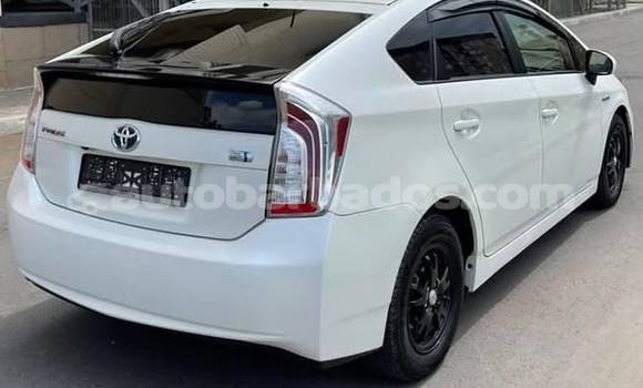 Buy Used Toyota Prius White Car in Bridgetown in Barbados Buy Used Toyota Prius White Car in Bridgetown in Barbados