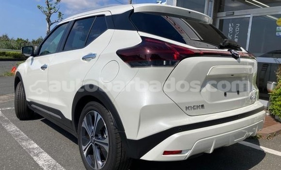 Buy Used Nissan Kix White Car in Bridgetown in Barbados Buy Used Nissan Kix White Car in Bridgetown in Barbados
