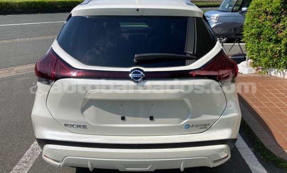 Buy Used Nissan Kix White Car in Bridgetown in Barbados Buy Used Nissan Kix White Car in Bridgetown in Barbados