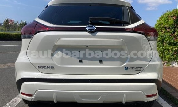 Buy Used Nissan Kix White Car in Bridgetown in Barbados Buy Used Nissan Kix White Car in Bridgetown in Barbados