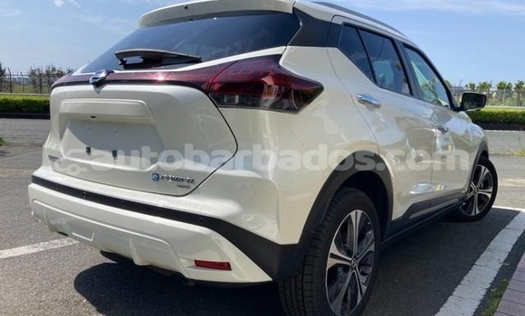 Buy Used Nissan Kix White Car in Bridgetown in Barbados Buy Used Nissan Kix White Car in Bridgetown in Barbados