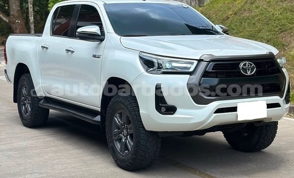 Buy Used Toyota Hilux White Car in Bridgetown in Barbados Buy Used Toyota Hilux White Car in Bridgetown in Barbados