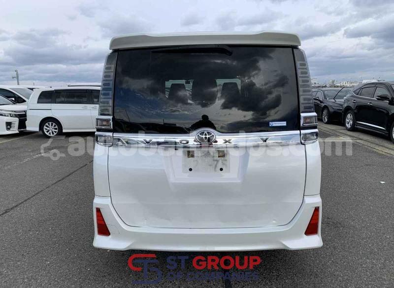Big with watermark toyota voxy barbados import dubai 5088