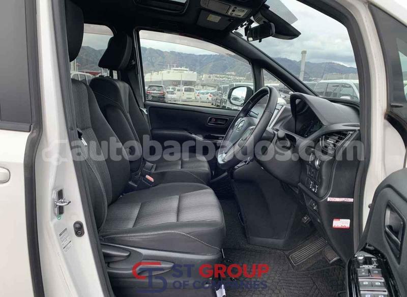 Big with watermark toyota voxy barbados import dubai 5088