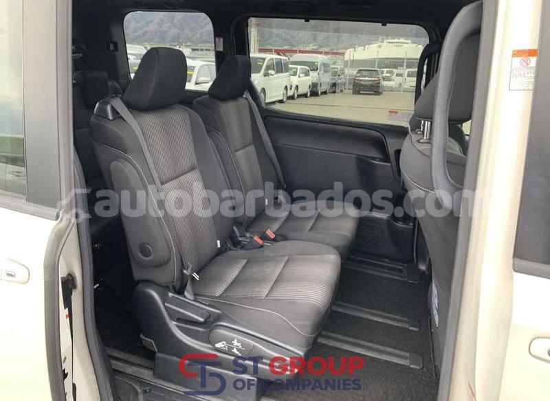 Big with watermark toyota voxy barbados import dubai 5088