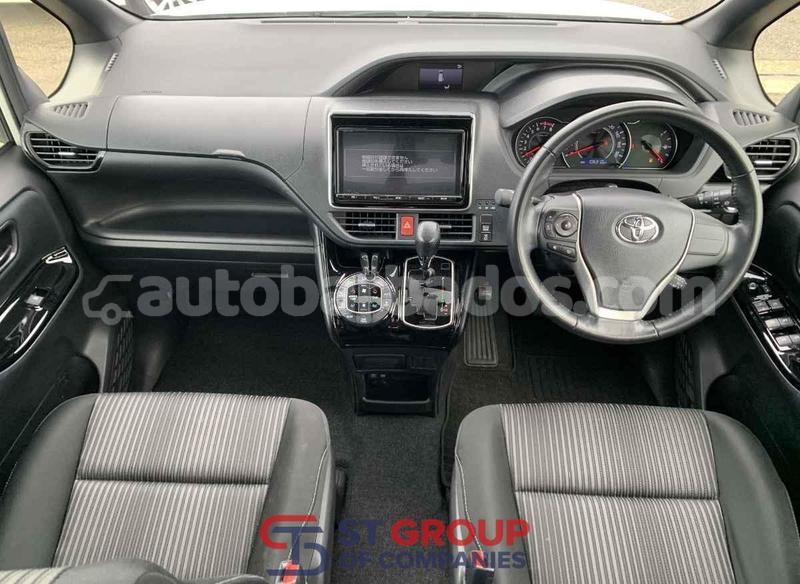 Big with watermark toyota voxy barbados import dubai 5088