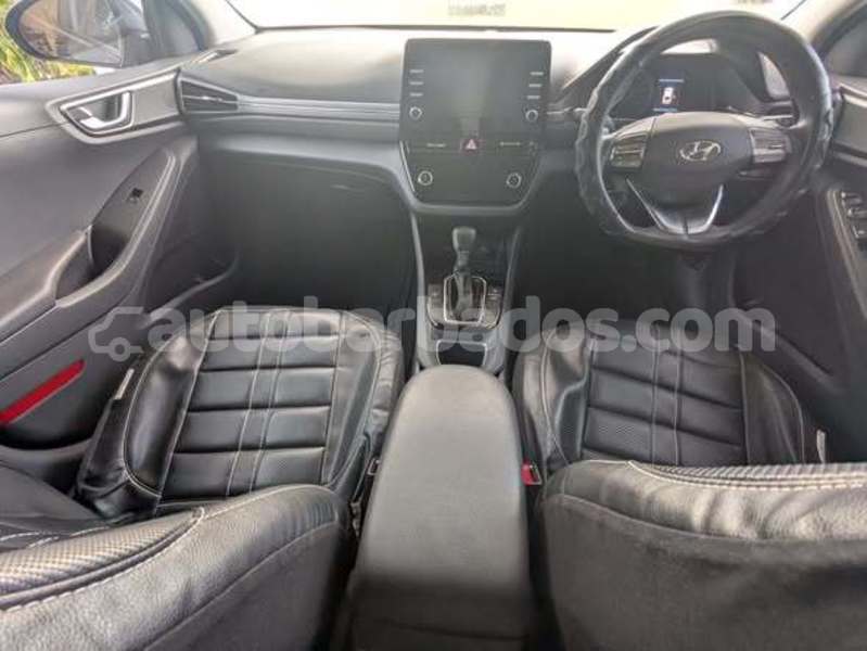 Big with watermark hyundai santa fe barbados crab hill 5107