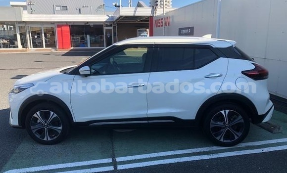 Buy Used Nissan Kix White Car in Bridgetown in Barbados Buy Used Nissan Kix White Car in Bridgetown in Barbados