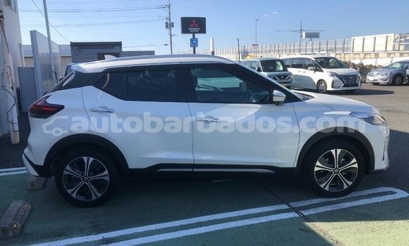 Buy Used Nissan Kix White Car in Bridgetown in Barbados Buy Used Nissan Kix White Car in Bridgetown in Barbados