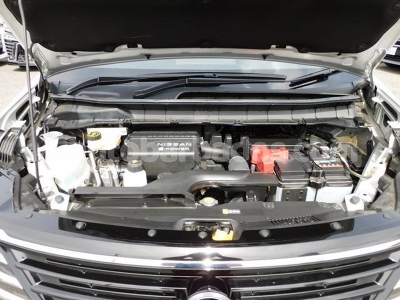 Big with watermark nissan serena barbados bridgetown 5123