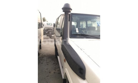 Buy Import Toyota Land Cruiser White Car in Import - Dubai in Barbados Buy Import Toyota Land Cruiser White Car in Import - Dubai in Barbados