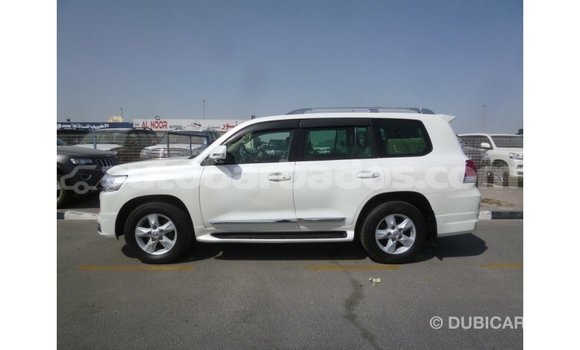 Buy Import Toyota Land Cruiser White Car in Import - Dubai in Barbados Buy Import Toyota Land Cruiser White Car in Import - Dubai in Barbados