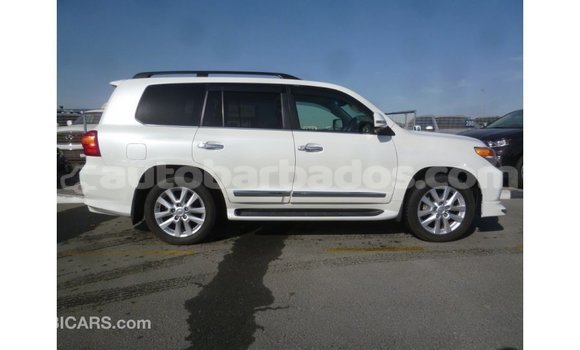 Buy Import Toyota Land Cruiser White Car in Import - Dubai in Barbados Buy Import Toyota Land Cruiser White Car in Import - Dubai in Barbados