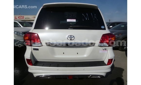 Buy Import Toyota Land Cruiser White Car in Import - Dubai in Barbados Buy Import Toyota Land Cruiser White Car in Import - Dubai in Barbados