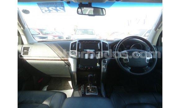 Buy Import Toyota Land Cruiser White Car in Import - Dubai in Barbados Buy Import Toyota Land Cruiser White Car in Import - Dubai in Barbados