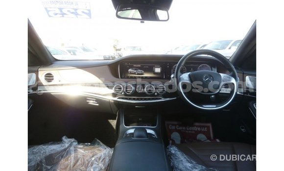 Buy Import Mercedes-Benz 190 (W201) White Car in Import - Dubai in Barbados Buy Import Mercedes-Benz 190 (W201) White Car in Import - Dubai in Barbados