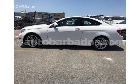 Buy Import Mercedes-Benz 190 (W201) White Car in Import - Dubai in Barbados Buy Import Mercedes-Benz 190 (W201) White Car in Import - Dubai in Barbados