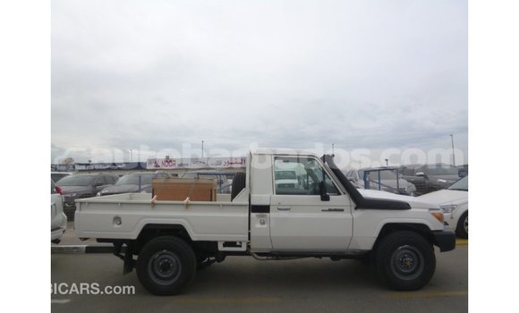 Buy Import Toyota Land Cruiser White Car in Import - Dubai in Barbados Buy Import Toyota Land Cruiser White Car in Import - Dubai in Barbados