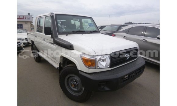 Buy Import Toyota Land Cruiser White Car in Import - Dubai in Barbados Buy Import Toyota Land Cruiser White Car in Import - Dubai in Barbados