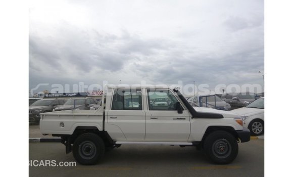 Buy Import Toyota Land Cruiser White Car in Import - Dubai in Barbados Buy Import Toyota Land Cruiser White Car in Import - Dubai in Barbados
