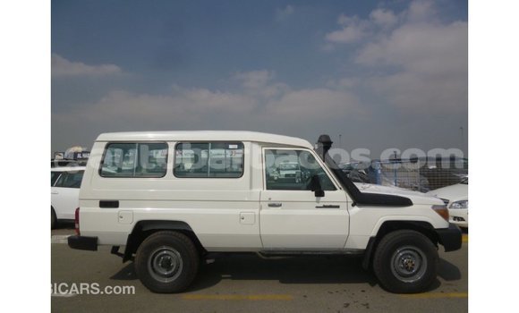 Buy Import Toyota Land Cruiser White Car in Import - Dubai in Barbados Buy Import Toyota Land Cruiser White Car in Import - Dubai in Barbados