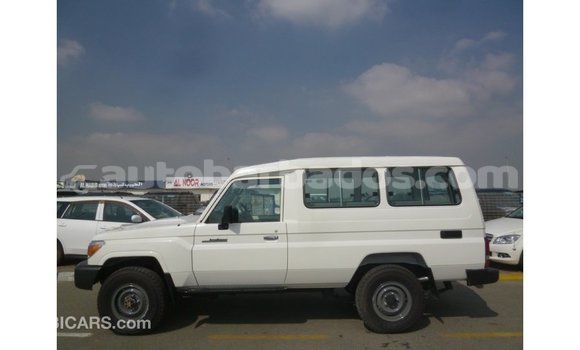 Buy Import Toyota Land Cruiser White Car in Import - Dubai in Barbados Buy Import Toyota Land Cruiser White Car in Import - Dubai in Barbados