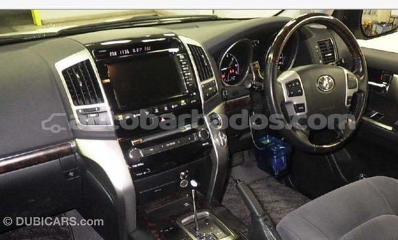 Buy Import Toyota Land Cruiser White Car in Import - Dubai in Barbados Buy Import Toyota Land Cruiser White Car in Import - Dubai in Barbados
