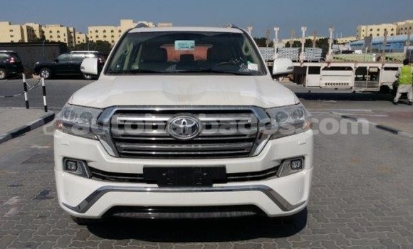 Buy Import Toyota Land Cruiser White Car in Import - Dubai in Barbados Buy Import Toyota Land Cruiser White Car in Import - Dubai in Barbados