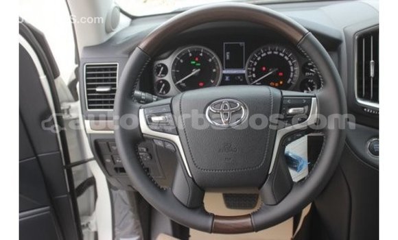 Buy Import Toyota Land Cruiser White Car in Import - Dubai in Barbados Buy Import Toyota Land Cruiser White Car in Import - Dubai in Barbados