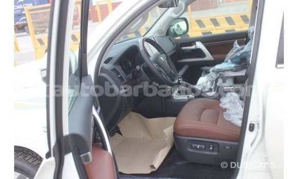 Buy Import Toyota Land Cruiser White Car in Import - Dubai in Barbados Buy Import Toyota Land Cruiser White Car in Import - Dubai in Barbados